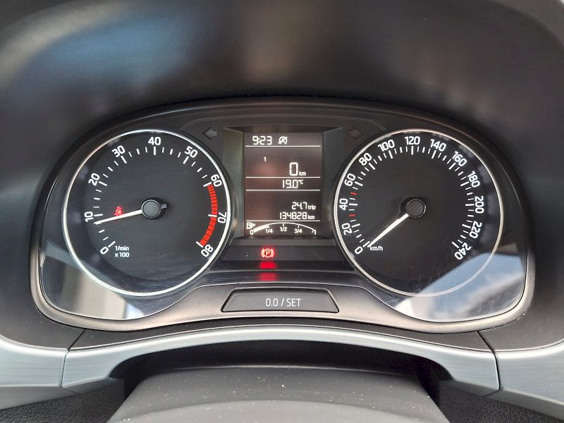 Škoda Fabia (2015) Ambition Plus 1,0Mpi 44kW - fotka 16 z 27