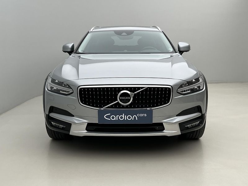 Volvo V90 CC D5 AWD PRO AUT - fotka 13 z 41