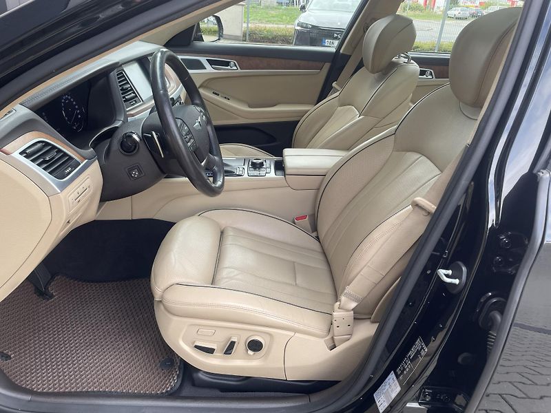 Hyundai Genesis EXCLUSIVE 3.8 GDI V6 4x4 232kW - fotka 10 z 33