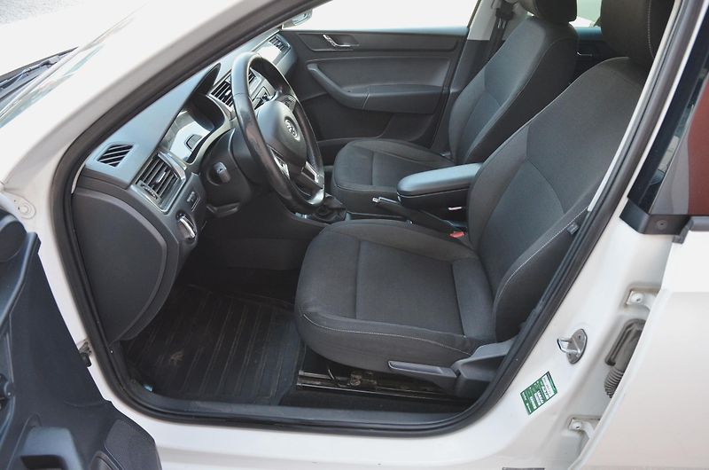 Škoda Rapid (2014) 1.2 TSi 63kW AMBITION / ČR - fotka 12 z 28