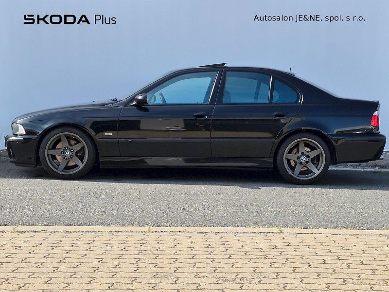 BMW Řada 5 (1996) 540i 210kW - fotka 3 z 23