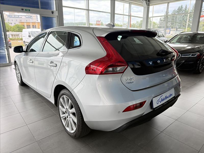 Volvo V40 2,0   D2 88kW,SERVISKA, - fotka 4 z 26