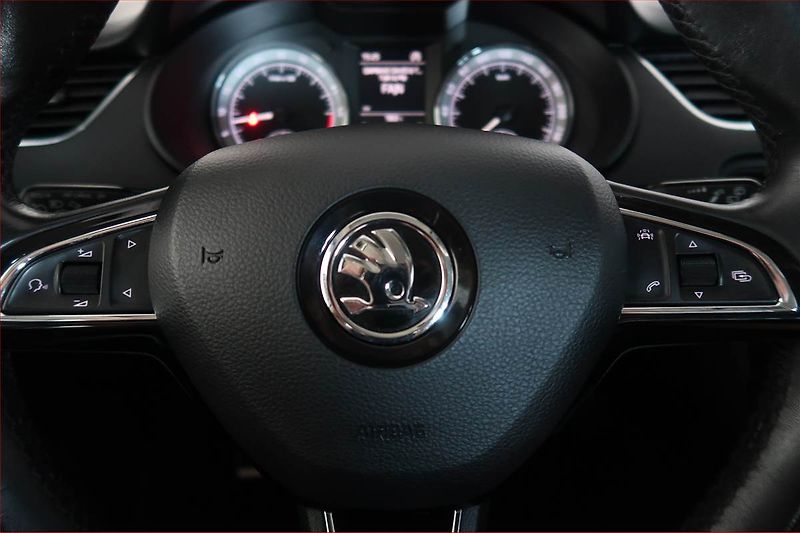 Škoda Octavia (2017) Style Plus 1.6 TDI, Tempomat - fotka 16 z 18