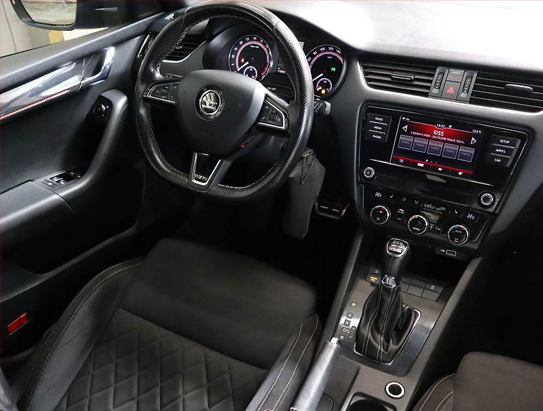 Škoda Octavia (2018) RS 2.0 TDI 4x4 DSG, 4X4 - fotka 7 z 25