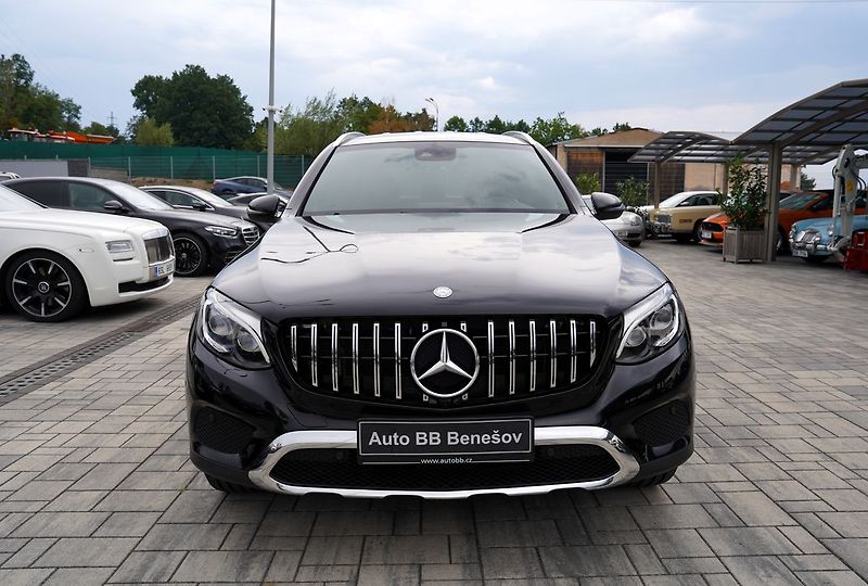 Mercedes-Benz GLC 250i 4Matic/kůže/Led/9AT/ČR - fotka 1 z 43