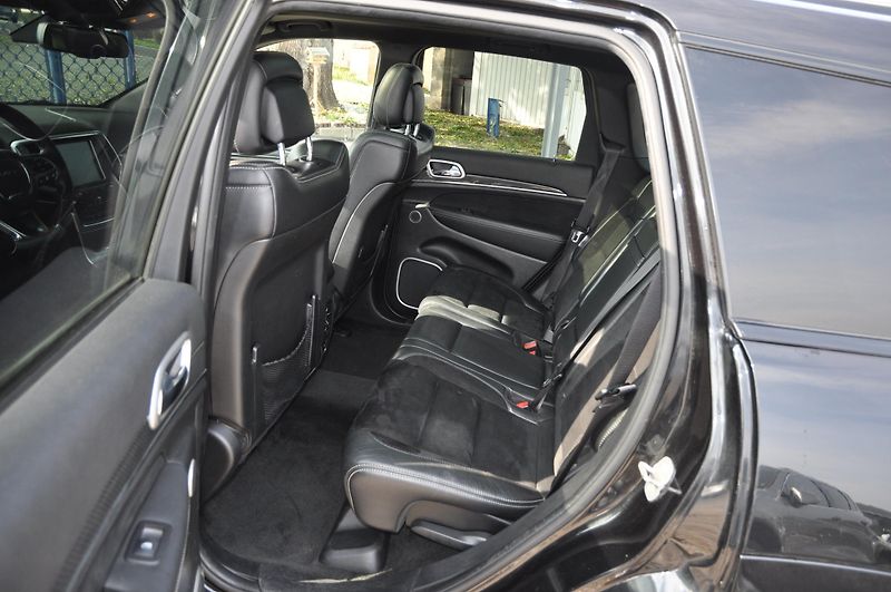 Jeep Grand Cherokee 6.4i SRT 344kW LPG!!! - fotka 7 z 23