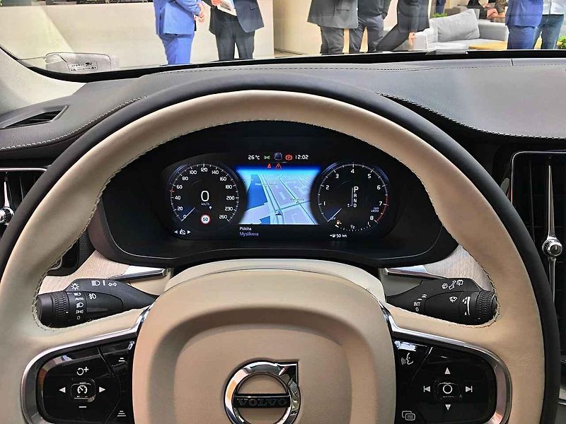 Volvo XC60 v Galerii Mánes.