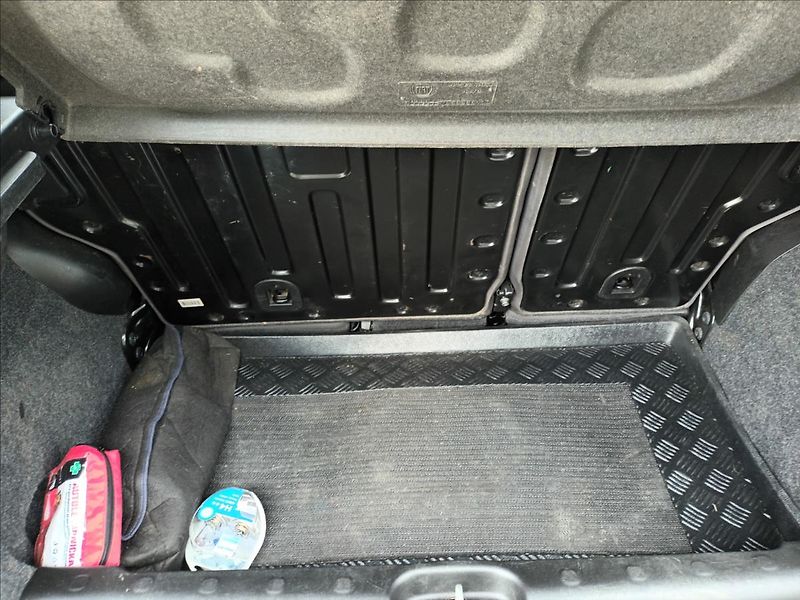 Fiat Panda 1,3 JTD,70KW,4X4,KLIMA  CROSS - fotka 19 z 43