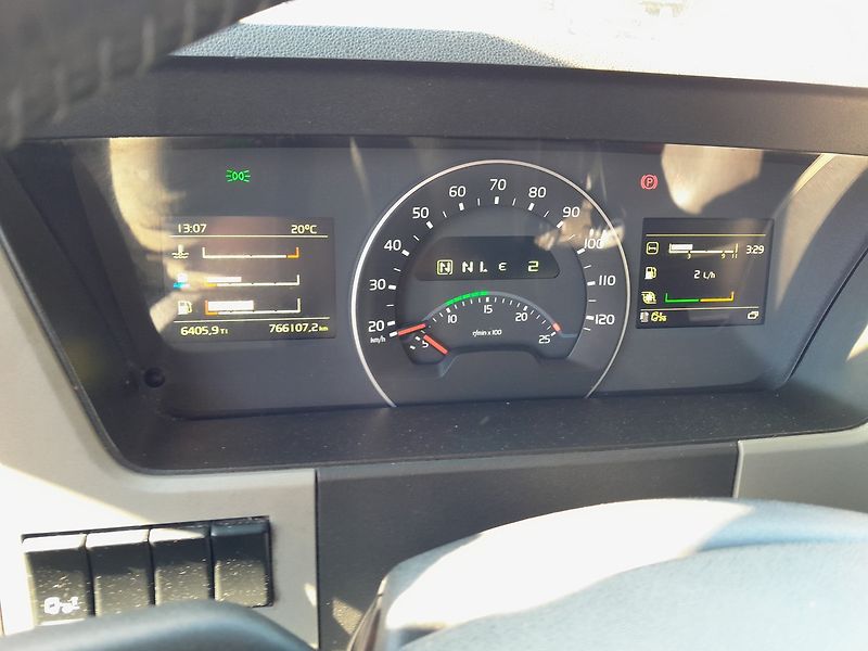 Volvo FM 330 Thermoking T-1200R - fotka 32 z 40