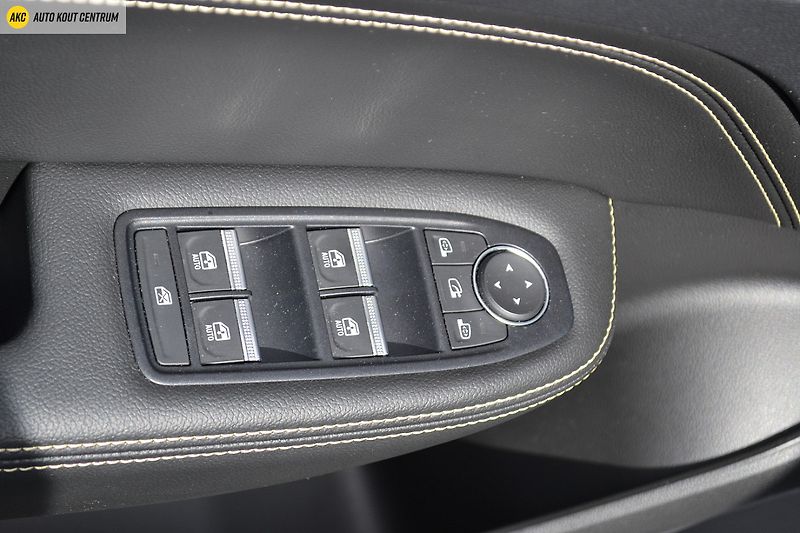 Renault Arkana Techno mild hybrid 140 EDC - fotka 45 z 49