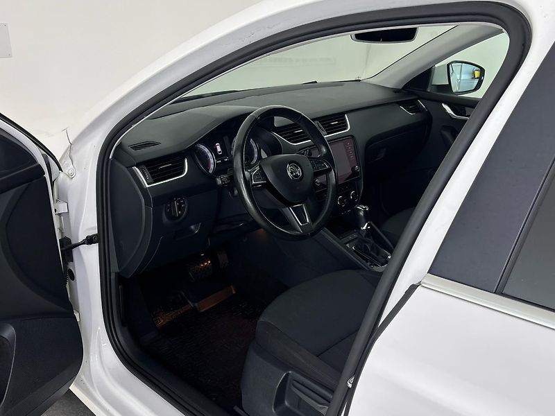 Škoda Octavia Style 4x4 DSG - fotka 6 z 28