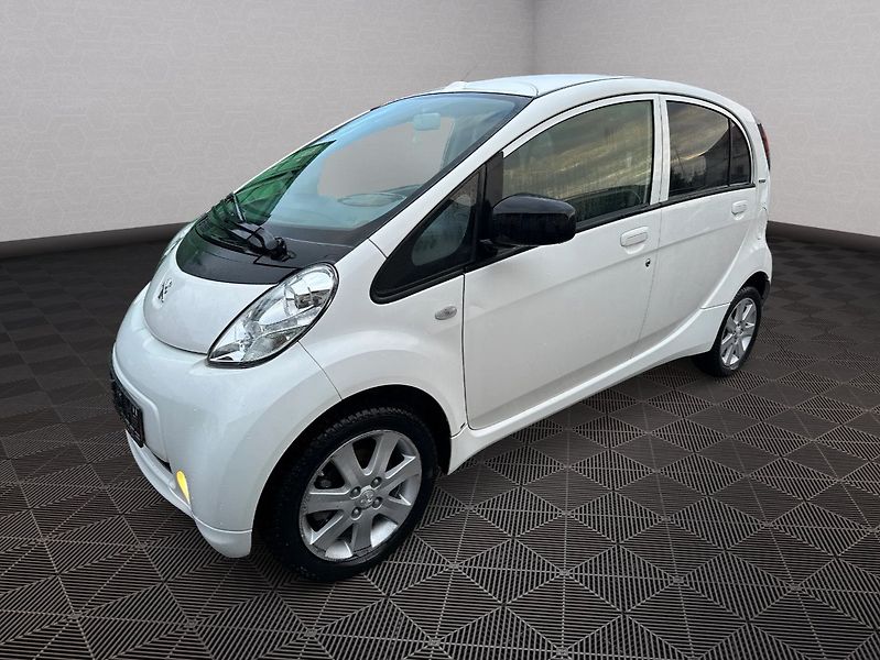 Peugeot iOn (2015) 49Kw - fotka 3 z 21