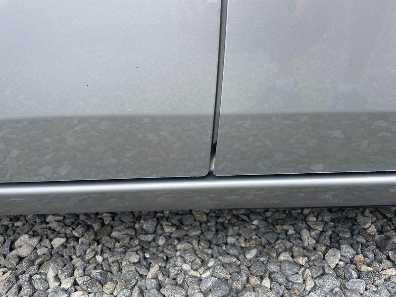 Toyota Auris 1.8i 16v HYBRID AUT SERVIS TOP - fotka 49 z 172