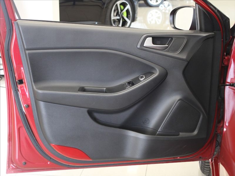 Hyundai i20 1,3 i 55kW Family+ 27 200km! - fotka 13 z 17