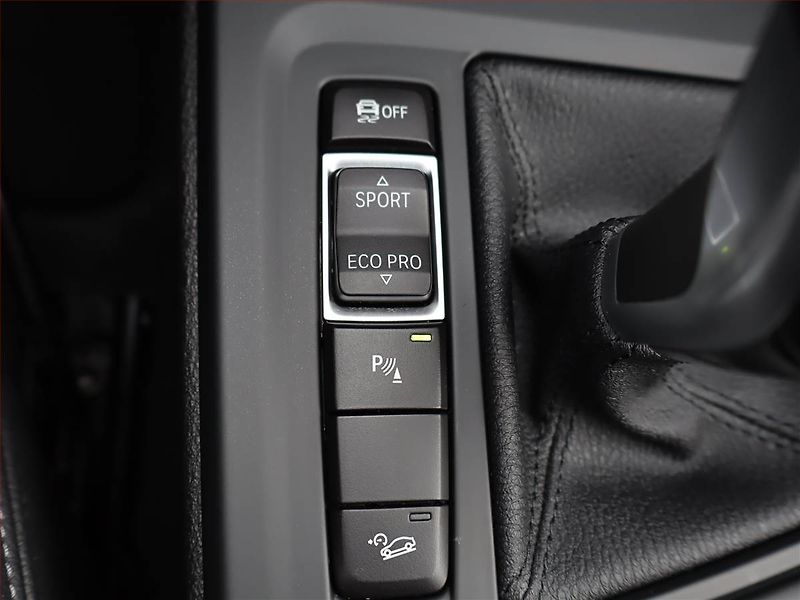 BMW X1 (2022) Innovation xDrive18d - fotka 20 z 21