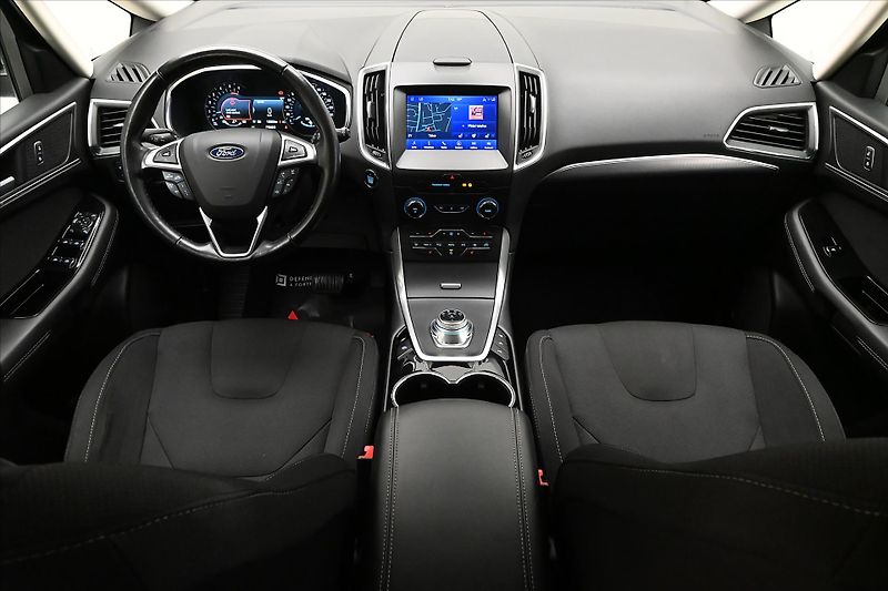 Ford S-MAX 2,0 EcoBlue 140 kW AT8 Titaniu - fotka 15 z 30