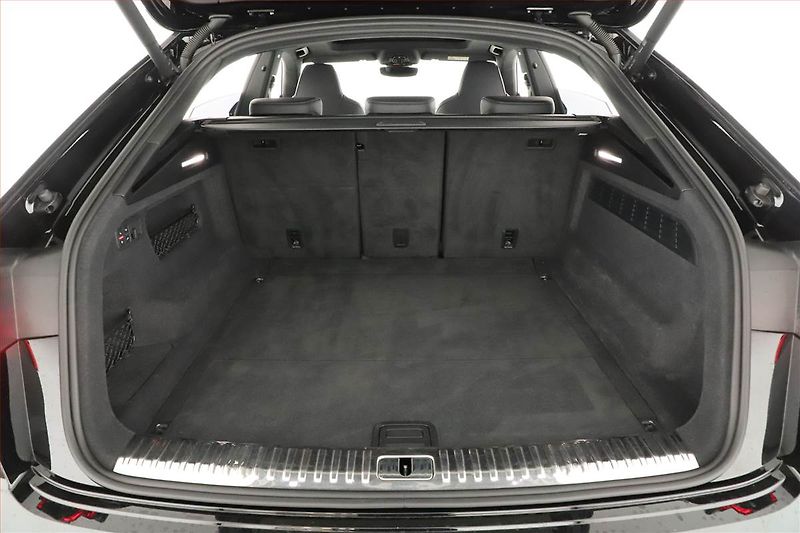 Audi Q8 (2022) 50 TDI - fotka 11 z 29