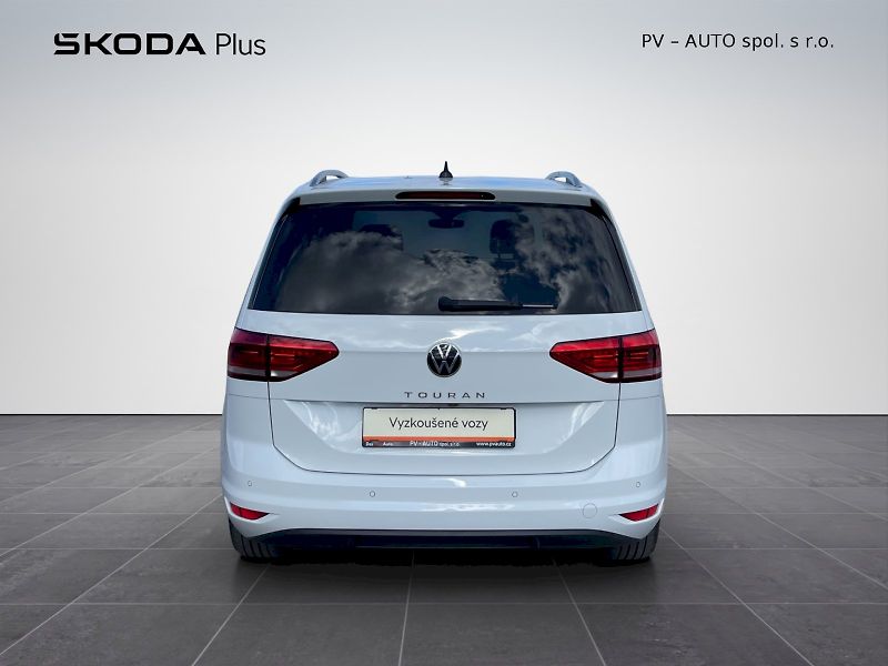 Volkswagen Touran (2022) 1.5 TSI 110 kW DSG Highline 7- - fotka 30 z 34