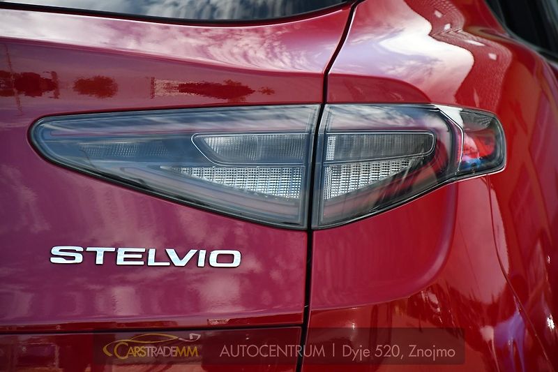 Alfa Romeo Stelvio 2.0T Q4 206KW TRIBUTO ITALIANO - fotka 46 z 50