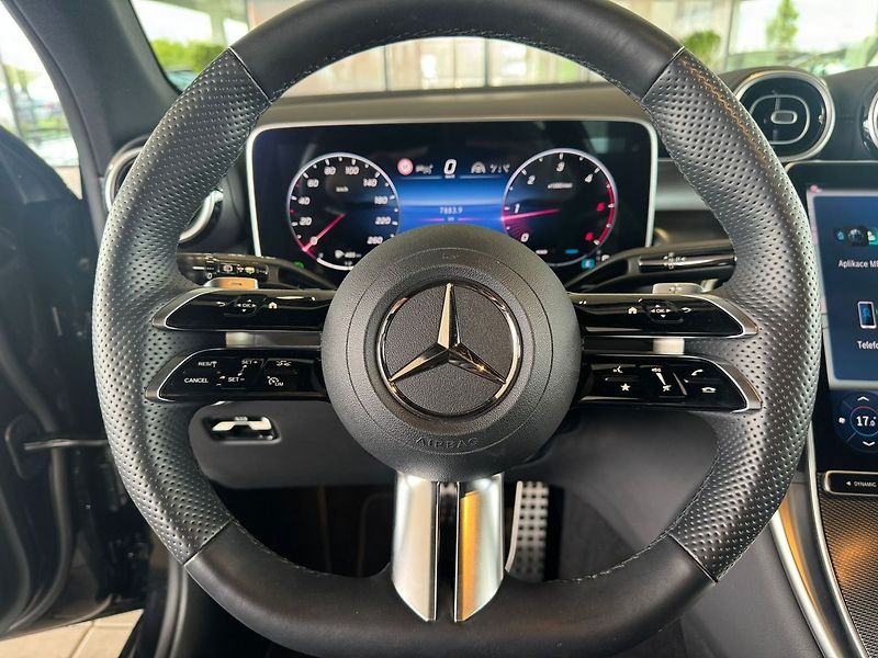Mercedes-Benz GLC 220d 4MATIC - fotka 14 z 20