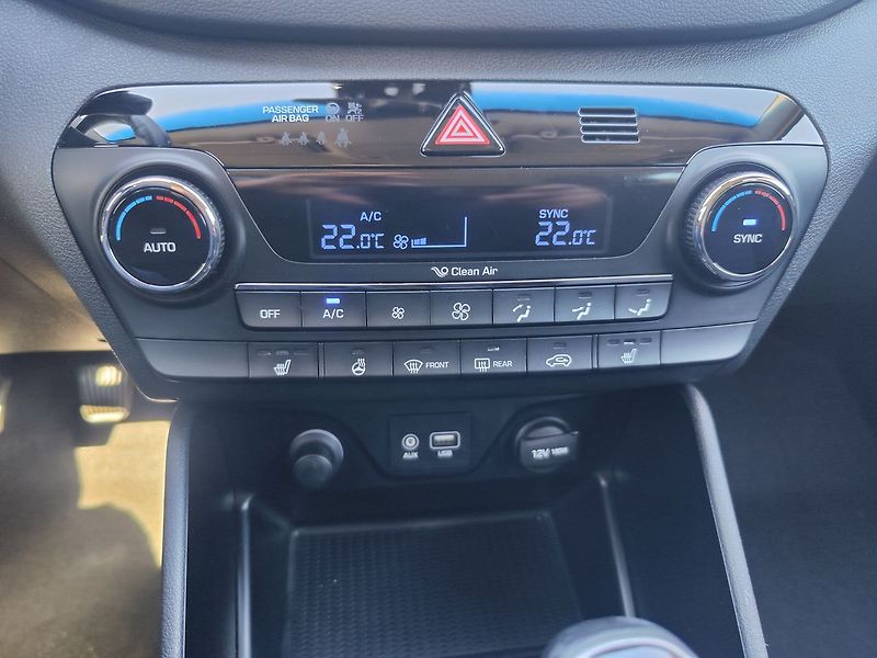 Hyundai Tucson 2.0 CRDi/100kW Style 4x4 - fotka 21 z 36