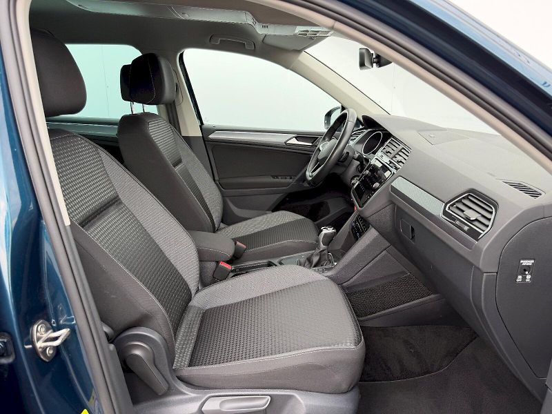 Volkswagen Tiguan (2022) 1.5 TSI 110kW DSG Life Matrix - fotka 29 z 35