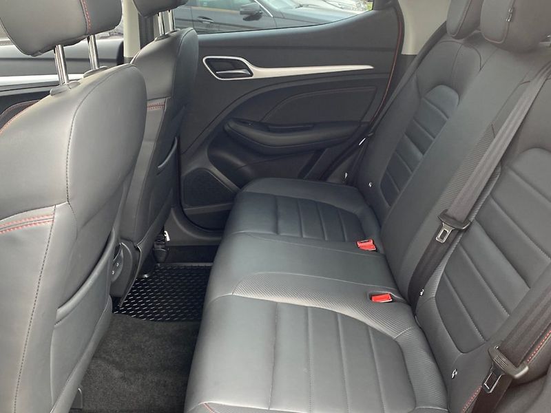 MG ZS (2023) 1,0 T. Exclusive (82kW) Aut. - fotka 10 z 33
