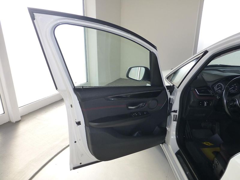 BMW Řada 2 (2016) 2,0D*NAVI*ALU*VYHŘ.SED*M.PAKET - fotka 9 z 28