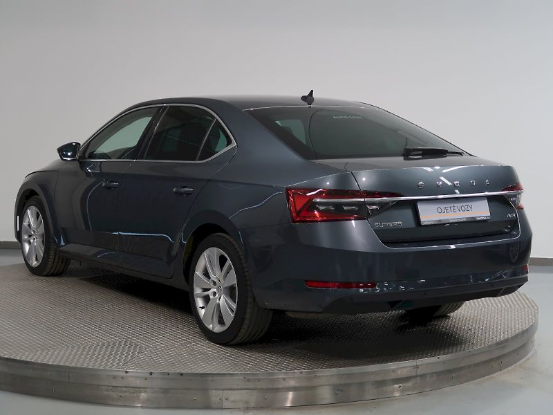 Škoda Superb (2019) STYLE 2.0TDI 140KW DSG 4x4 MAT - fotka 7 z 34