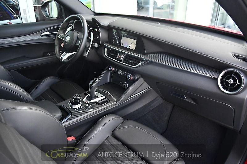 Alfa Romeo Stelvio 2.9V6 Bi-T.382 kW QUADRIFOGLIO - fotka 15 z 56