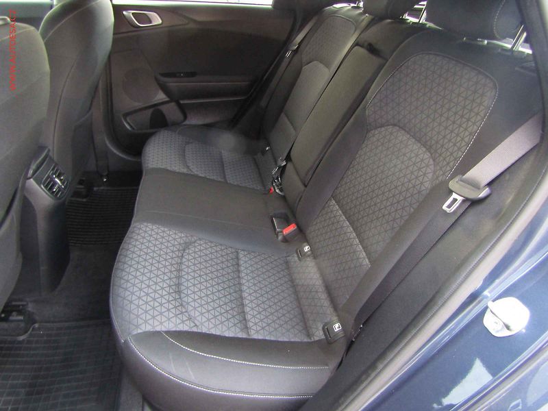 Kia Ceed (2020) 1.4 T-GDi, 2.maj,ČR, AT - fotka 10 z 20