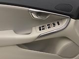 Volvo V40 D2 MOMENTUM CZ 1.maj. - náhled 21