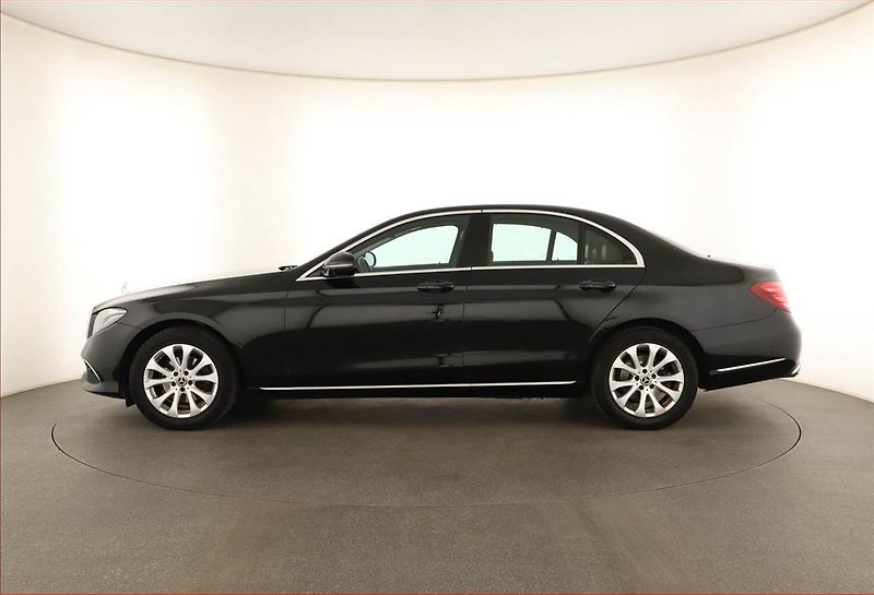 Mercedes-Benz Třídy E (2018) E 220 d, Automat, Kůže, Navi - fotka 3 z 18