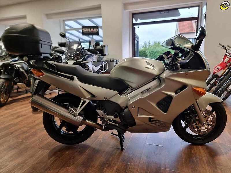 Honda VFR 800 (1999) - fotka 7 z 20