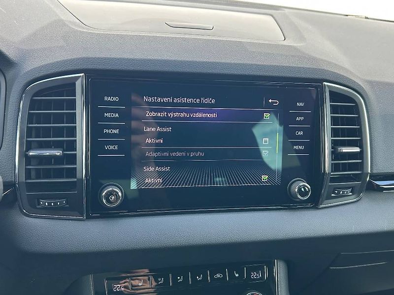 Škoda Karoq 2,0TSI 140kW Sportline 7DSG 4x - fotka 20 z 28