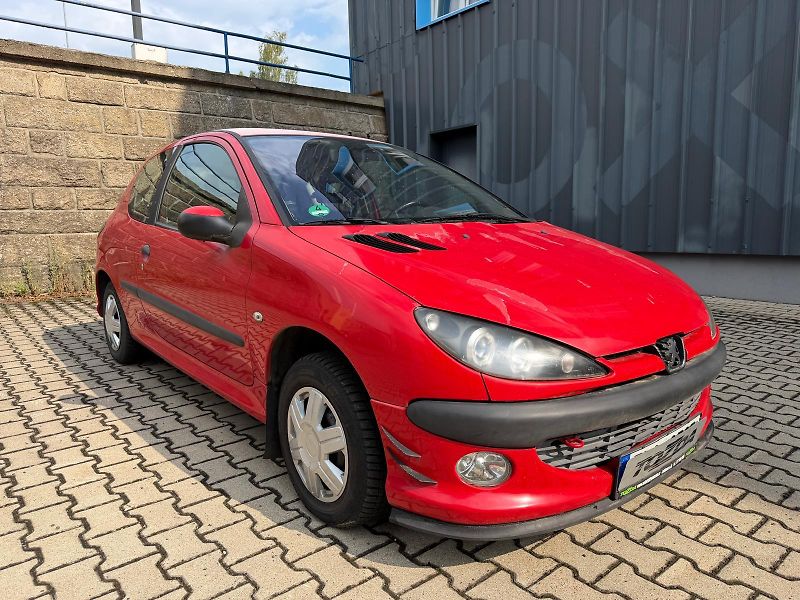 Peugeot 206 1,4i / 55 kW / sada pneu  - fotka 7 z 18
