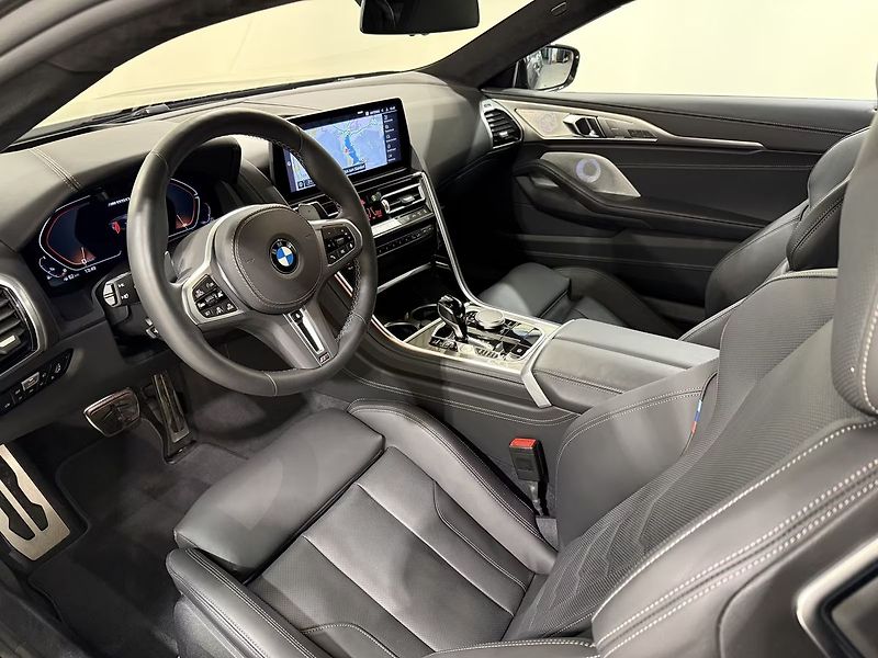 BMW Řada 8 (2025) M850i xDrive Coupé 08/2025 TOP - fotka 7 z 9