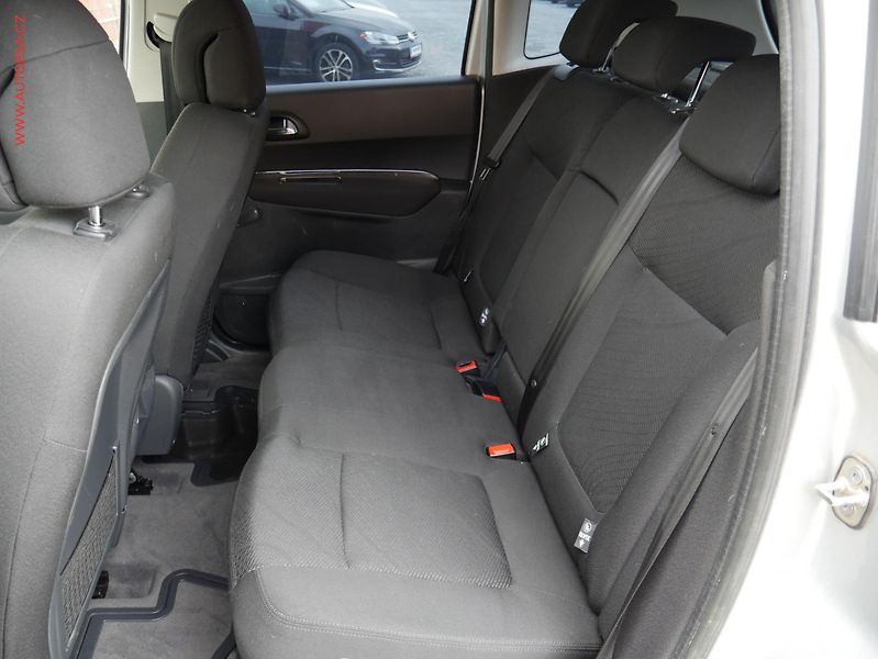 Peugeot 3008 (2011) 1.6HDi, 2.maj, AC, temp - fotka 10 z 14
