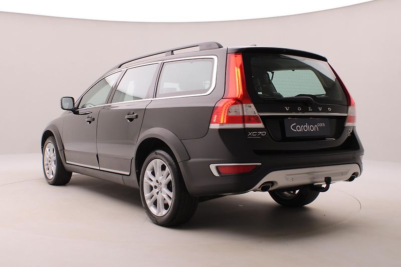 Volvo XC70 D4 AWD SUMMUM AUT CZ - fotka 10 z 39