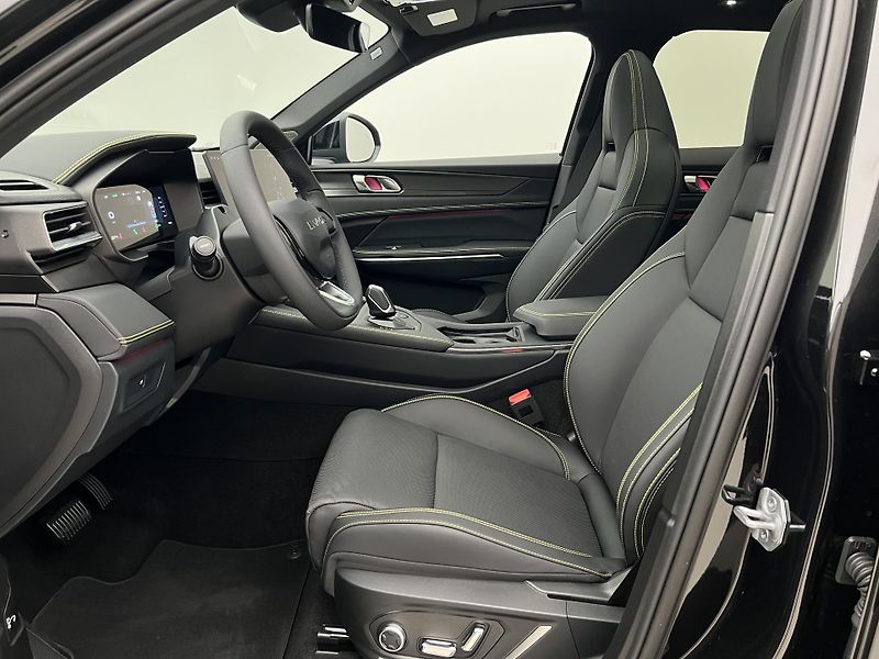 Lynk & Co 01 MORE PHEV AUT CZ 1.maj - fotka 3 z 55
