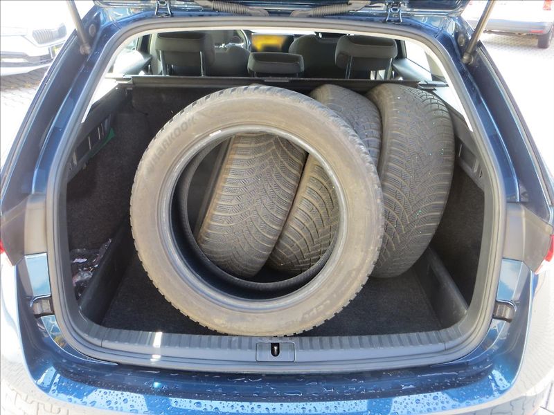 Škoda Octavia 2,0 TDI 85kW Style Kombi ČR - fotka 8 z 27