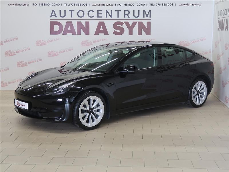 Tesla Model 3 0,0 1. majitel zánovní - fotka 1 z 32