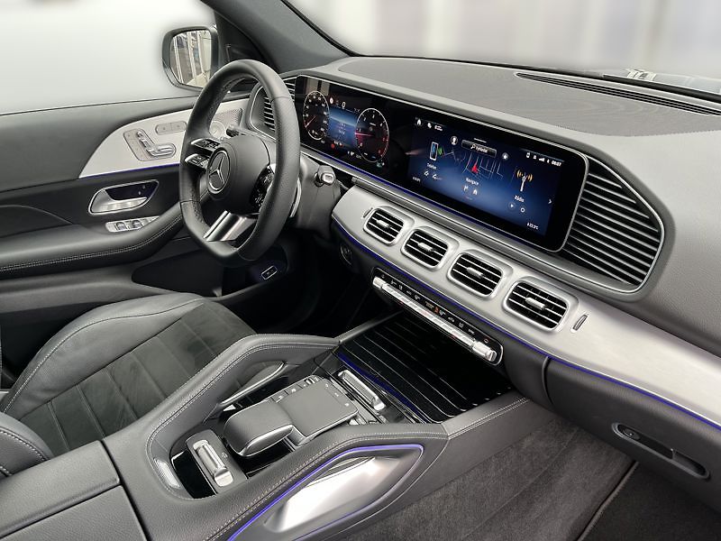 Mercedes-Benz GLE 300d 4MATIC AMG Line Airmatic - fotka 19 z 21