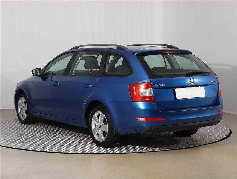 Škoda Octavia (2015) Ambition 1.6 TDI, Tempomat - fotka 4 z 15
