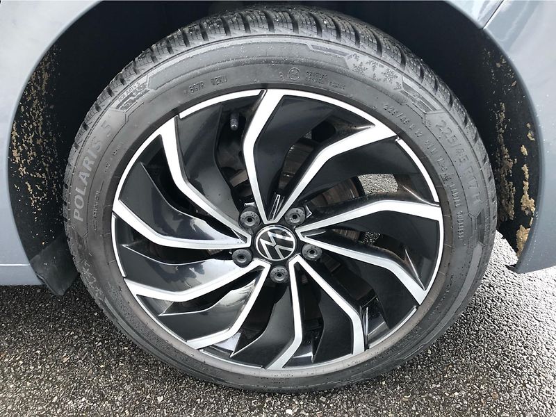 Volkswagen Golf 1.5 TSi LIFE - fotka 25 z 27
