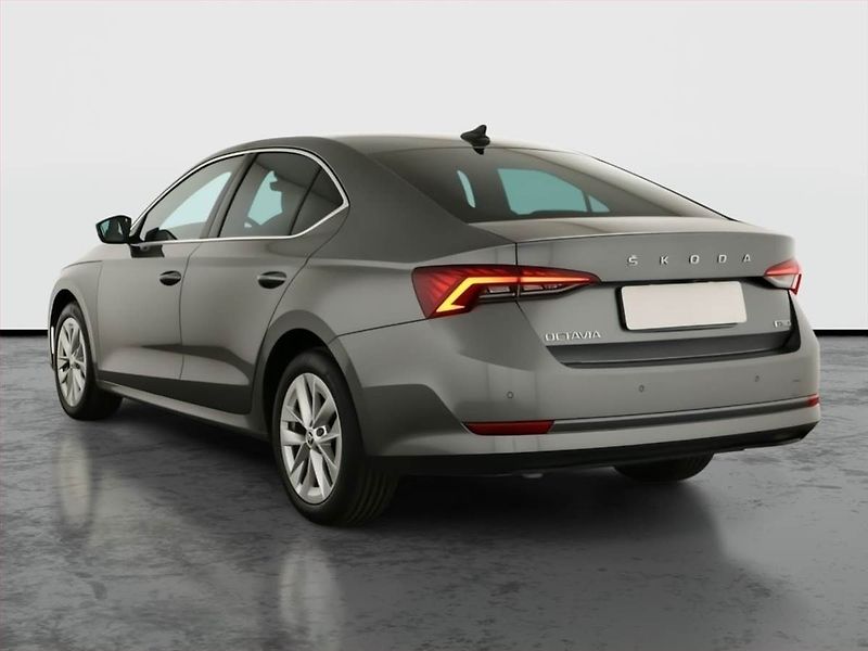 Škoda Octavia (2023) Style 1.5 TSI e-tec - fotka 4 z 16