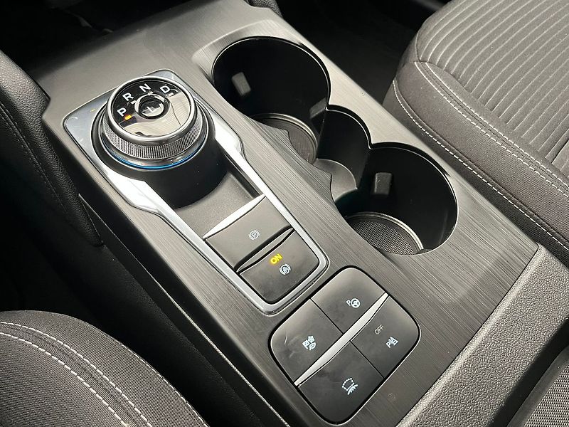 Ford Kuga 2.5 HEV 4x4 TITANIUM - fotka 27 z 78