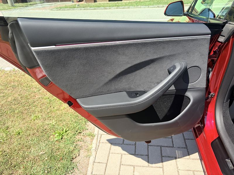 Tesla Model 3 LONG RANGE DUAL MOTOR - fotka 37 z 45