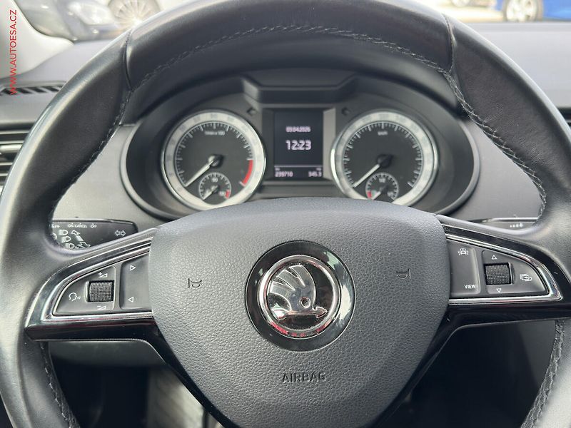 Škoda Octavia (2018) 2.0 TDi, DSG, LED, AC - fotka 12 z 24