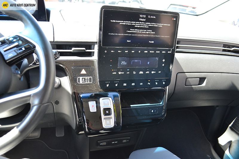 Hyundai Staria 2.2CRDi PREMIUM A/T- 9 MÍST - fotka 42 z 79